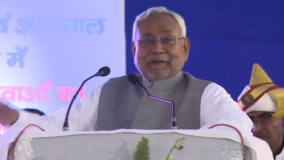 बिहारः प्रतिष्ठा गंवाने का एहसास भी गंवा चुके नीतीश, भाजपा ने कोई मौका छोड़ा नहीं